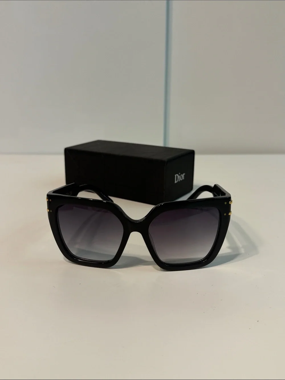 Like new Dior DiorSignature S10F Sunglasses women’s Dior shades